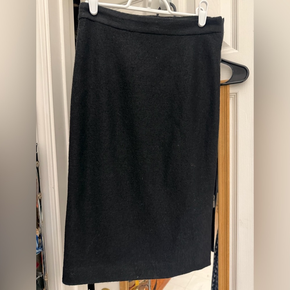 Banana Republic Wool-look Black side zip Pencil Skirt